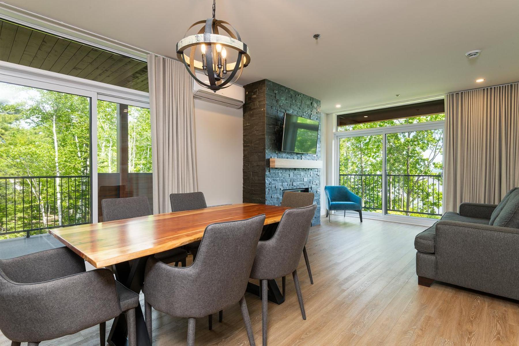 Les Appartements Du Massif De Charlevoix Петит-Ривиер-Сен-Франсоа Екстериор снимка