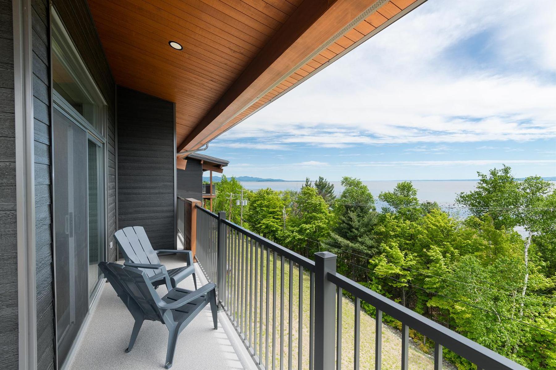 Les Appartements Du Massif De Charlevoix Петит-Ривиер-Сен-Франсоа Екстериор снимка